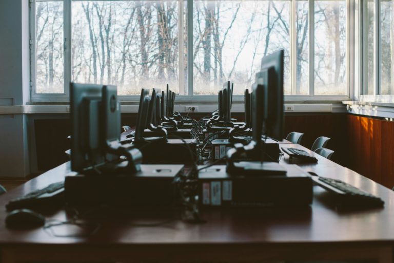 Juin 2026 : SQL Server en fin de vie, arnaques IA, Copilot et cyberattaque en Occitanie